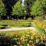 1201S 11 Schloss Neuhaus Aug 03